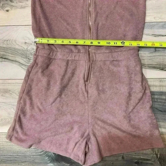 Yitty Fabletics, mauve purple,Terry short romper ,size medium ,hooded ,zip up ￼ - Picture 2 of 10